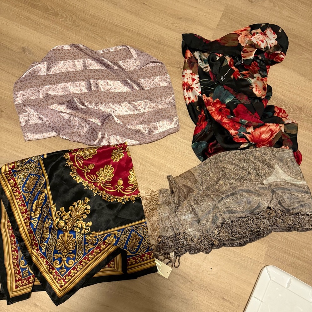 SCARVES